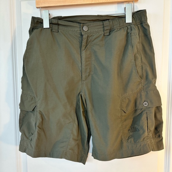 The North Face Army Green Lightweight Cargo Hiking Short, size Small - Picture 1 of 9